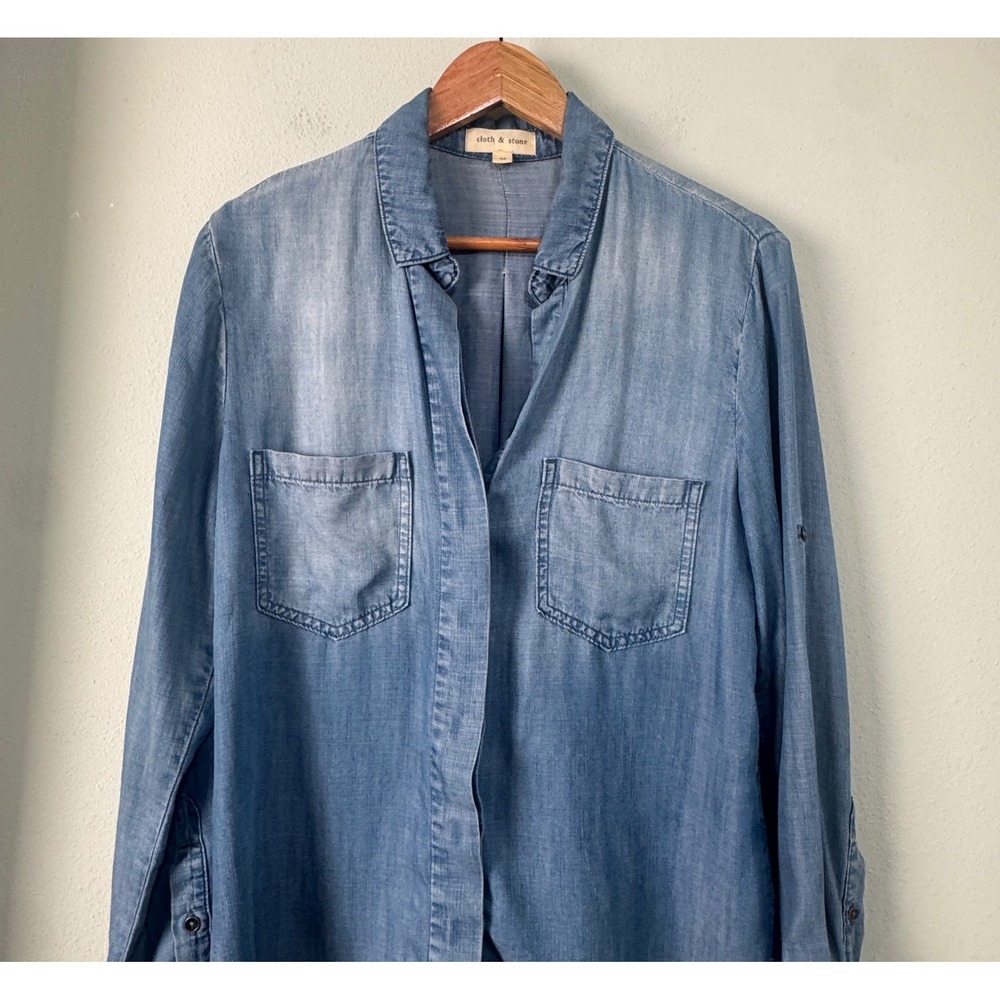 Anthro Cloth & Stone Chambray Blue Button Down Shirt Light Wash Western Rodeo M - Picture 3 of 10
